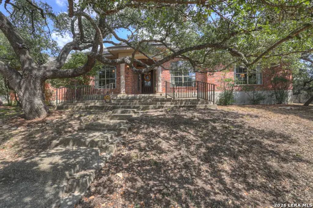 257 Berry Oaks Dr, Bulverde
