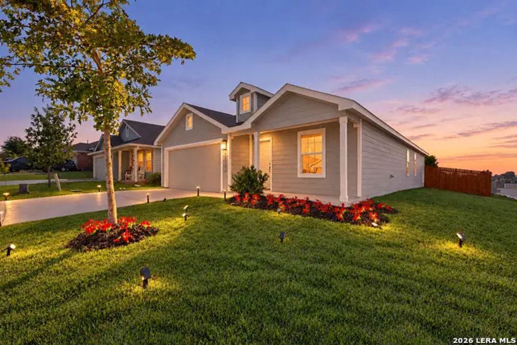 13104 Thyme Way, St Hedwig