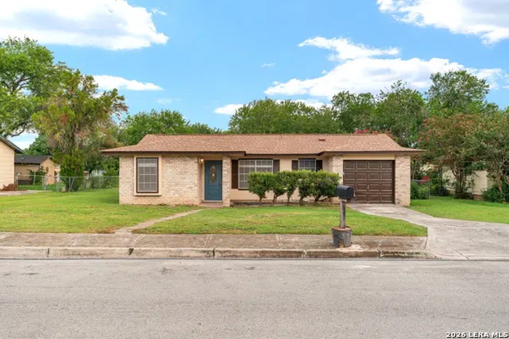 212 Avenue F, Converse