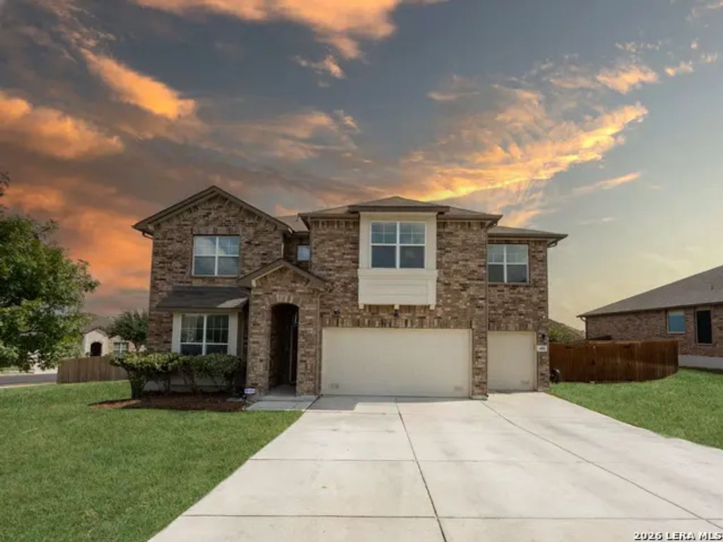 408 Blaze Moon, Cibolo