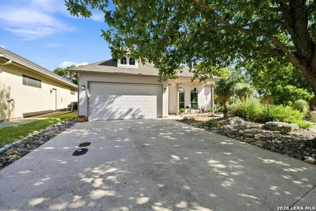 2748 Indian Wells Dr, Kerrville