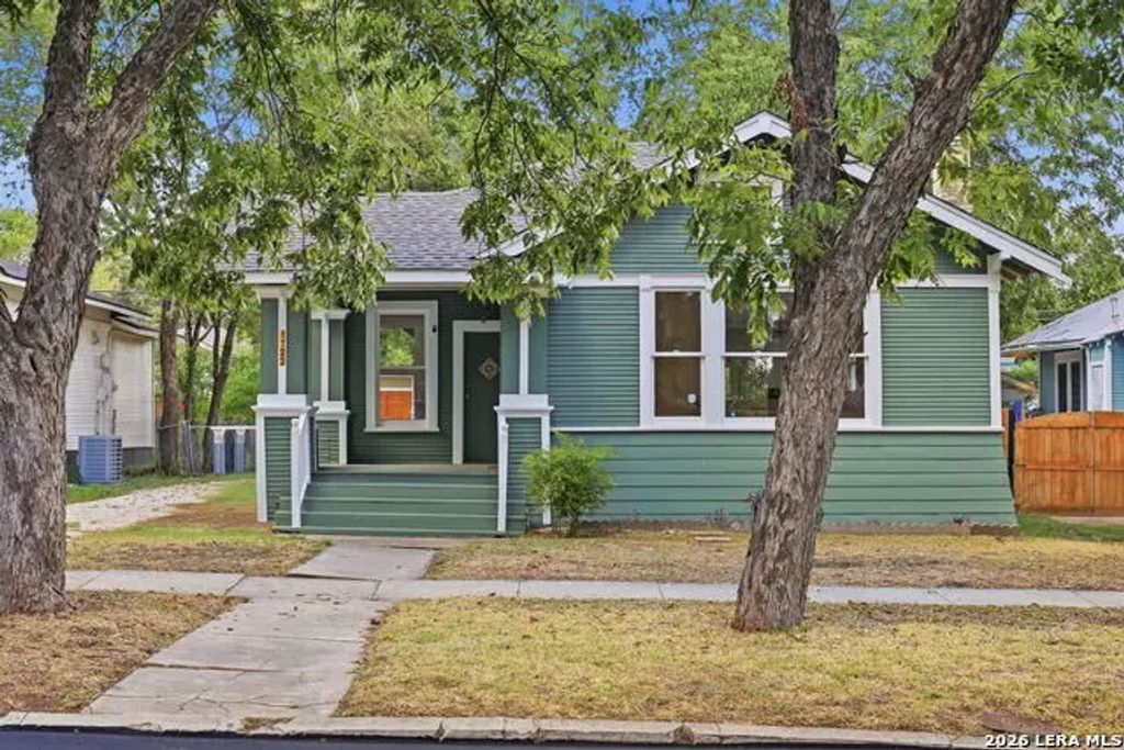 1122 W Mulberry, San Antonio