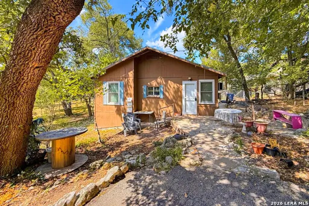 18627 Hillside Drive, Helotes