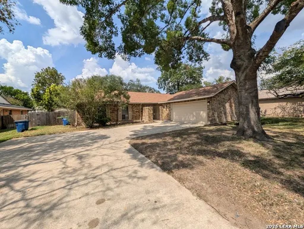 619 Summerwood Dr, New Braunfels