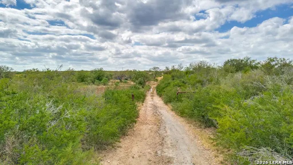 Tract 2 County Road 652, Devine