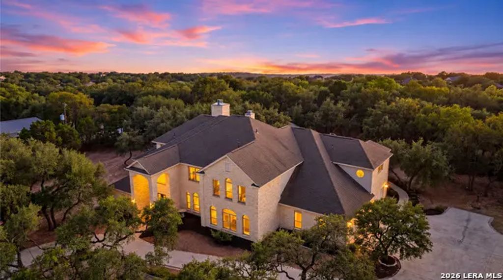 1130 Whispering Wtr, Spring Branch