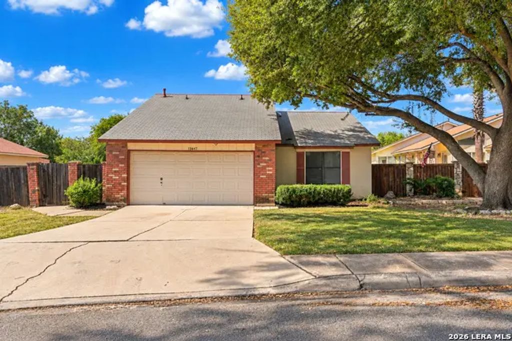 13447 Pebble Holw, San Antonio
