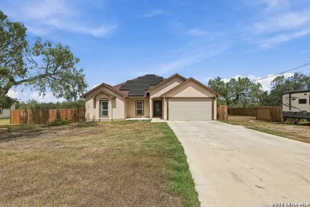 530 County Road 3823, San Antonio
