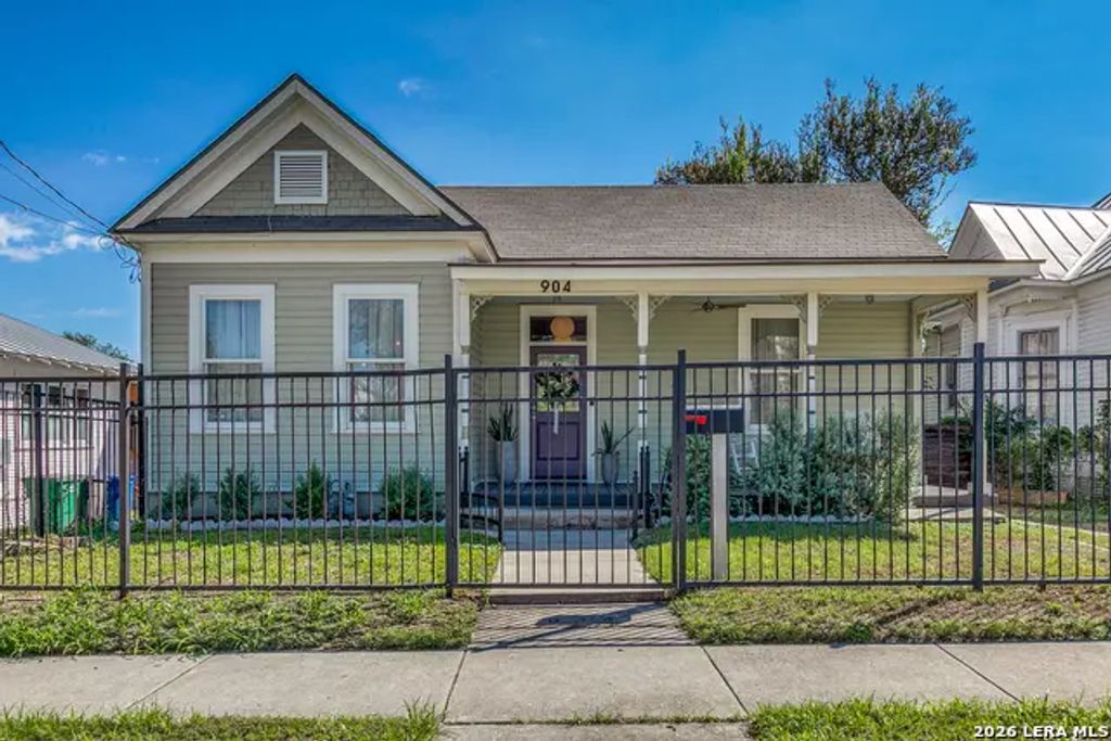 904 N Pine St, San Antonio