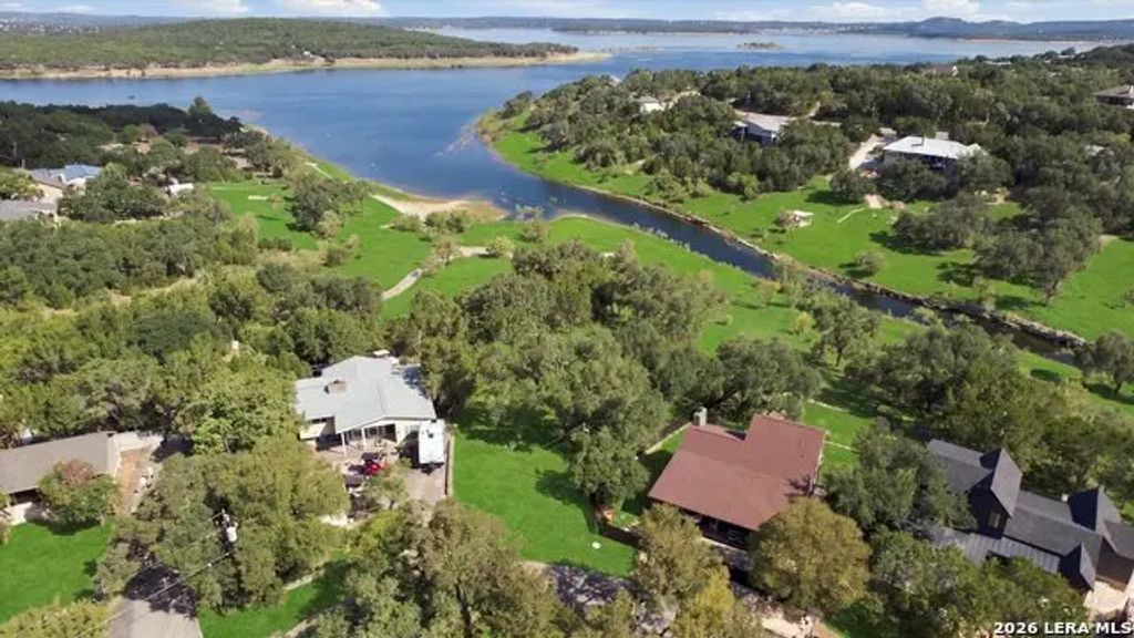 627 Spanish Oak Esplanade, Canyon Lake