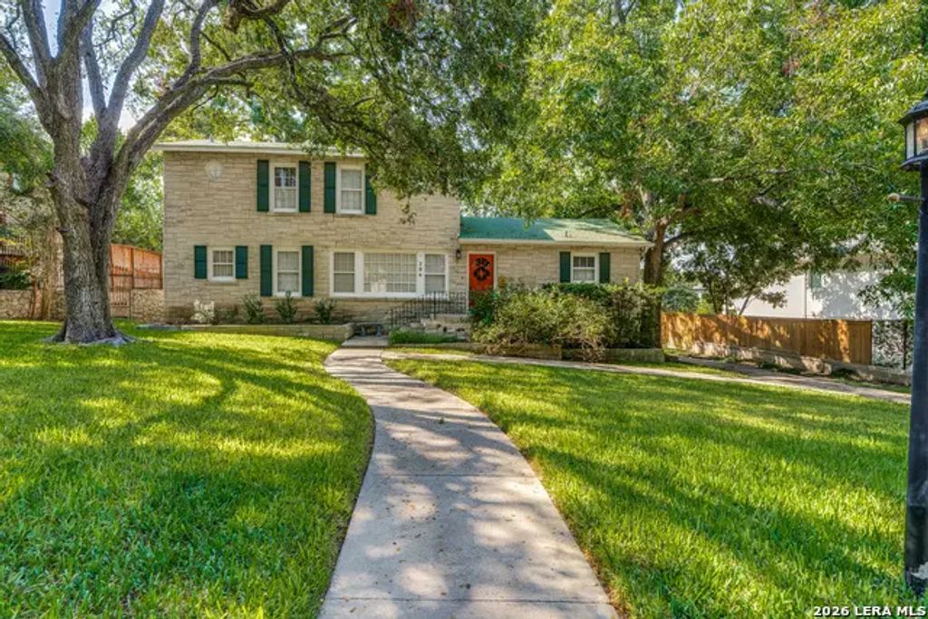 204 Ridgemont Ave, Terrell Hills