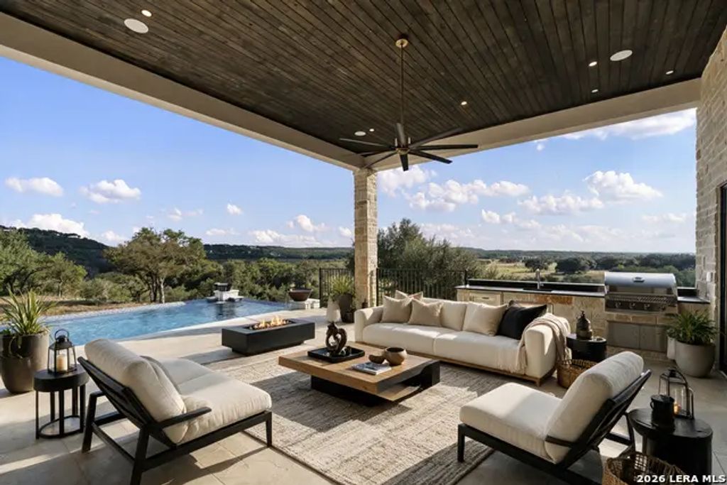 2018 Paradise Pkwy, Canyon Lake