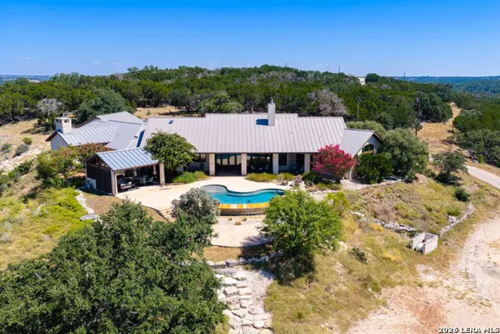 2954 Goat Creek Rd, Kerrville