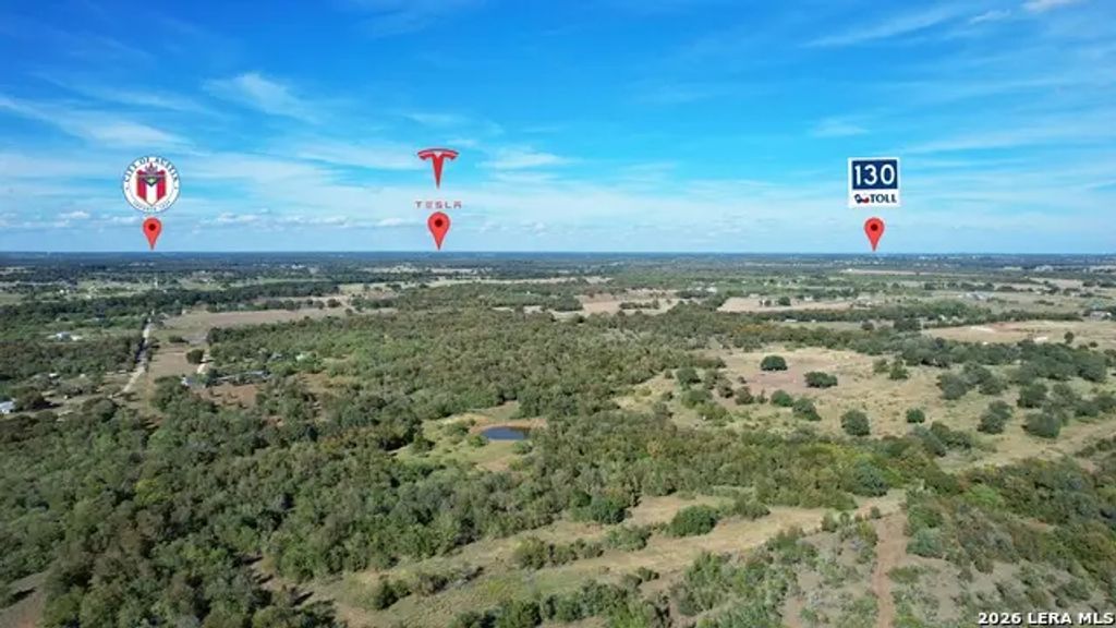 812 Fox Ln, Lockhart