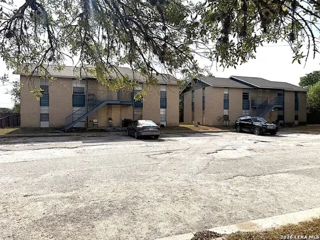 204 Walton, Beeville