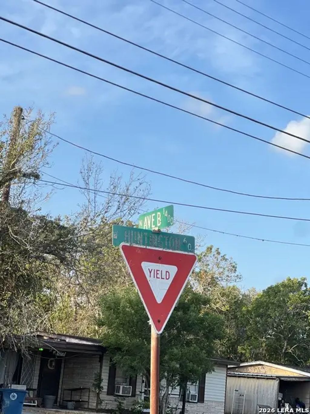 N Ave B, Beeville