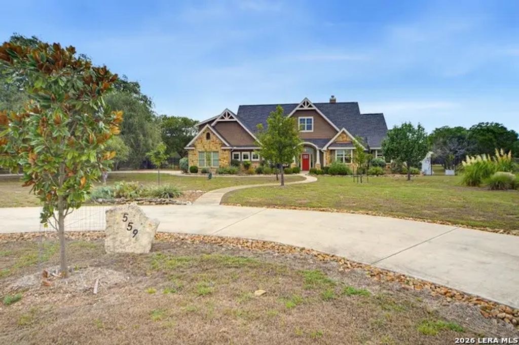 559 Vaquero Dr, Pipe Creek