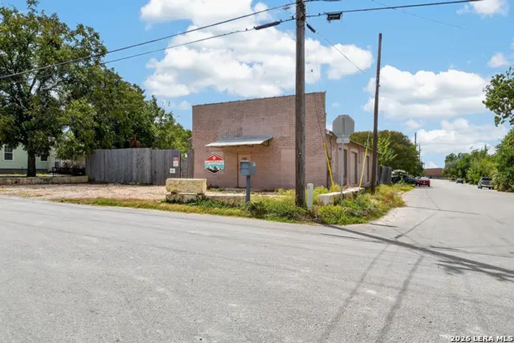 295 N Krueger Ave, New Braunfels