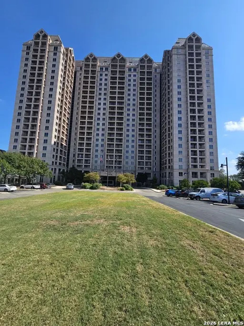 1 Towers Park Ln 604, San Antonio