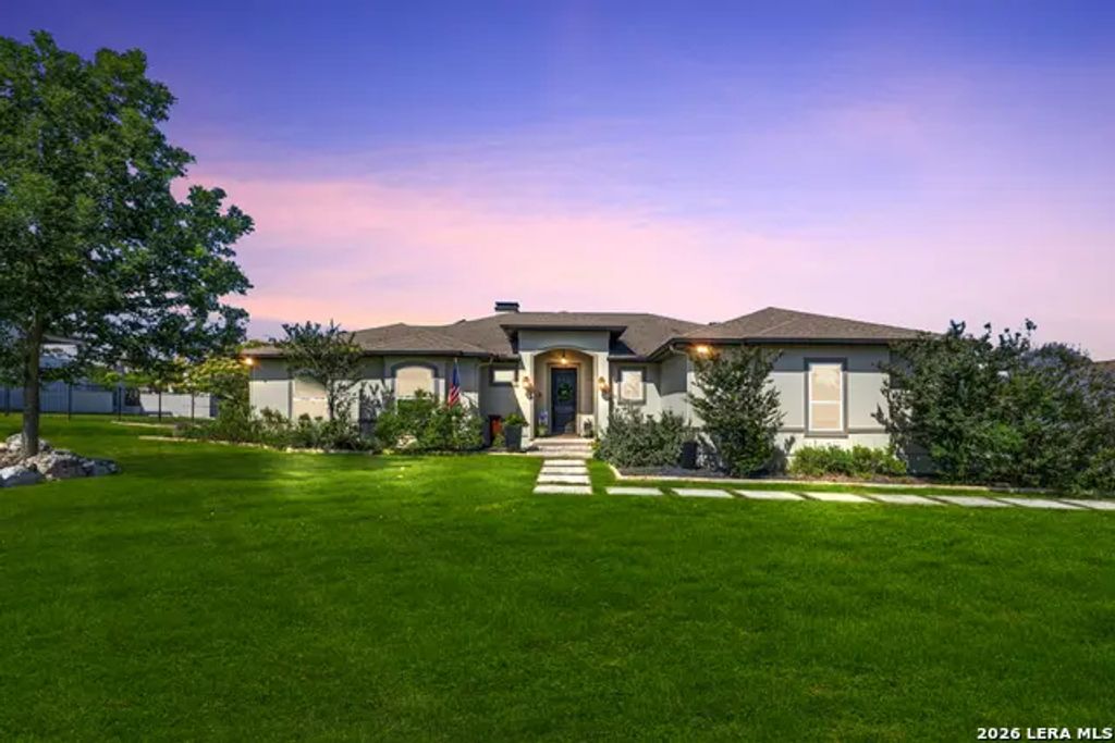 1627 Blush, New Braunfels