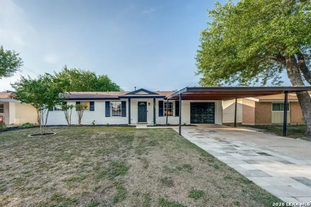 5126 Village Path, San Antonio