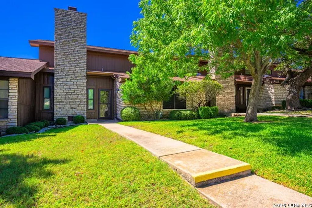 2007 West Ln B, Kerrville