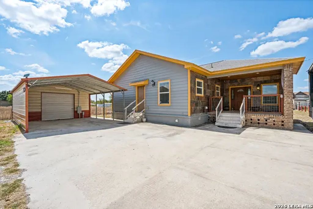 25375 Whispering Winds Dr, San Antonio