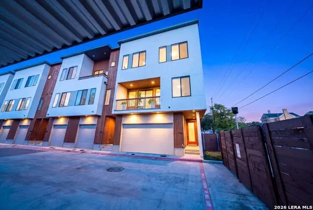 102 Tendick St Unit 806, San Antonio