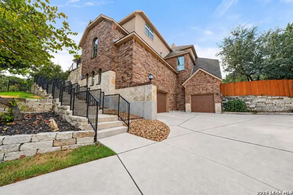 21703 Givenchy, San Antonio