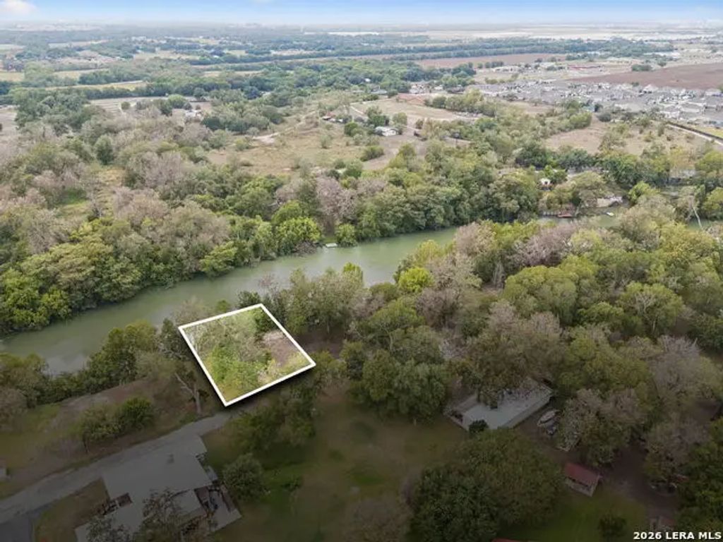 8 River Oak Dr, Seguin