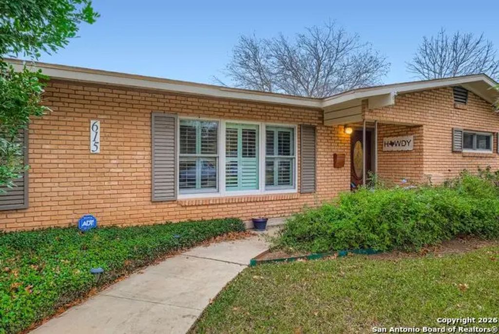 615 Cave Ln, San Antonio