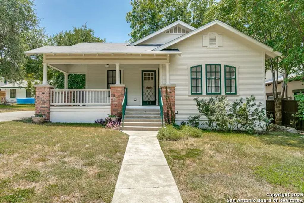 212 Chichester Pl, Alamo Heights