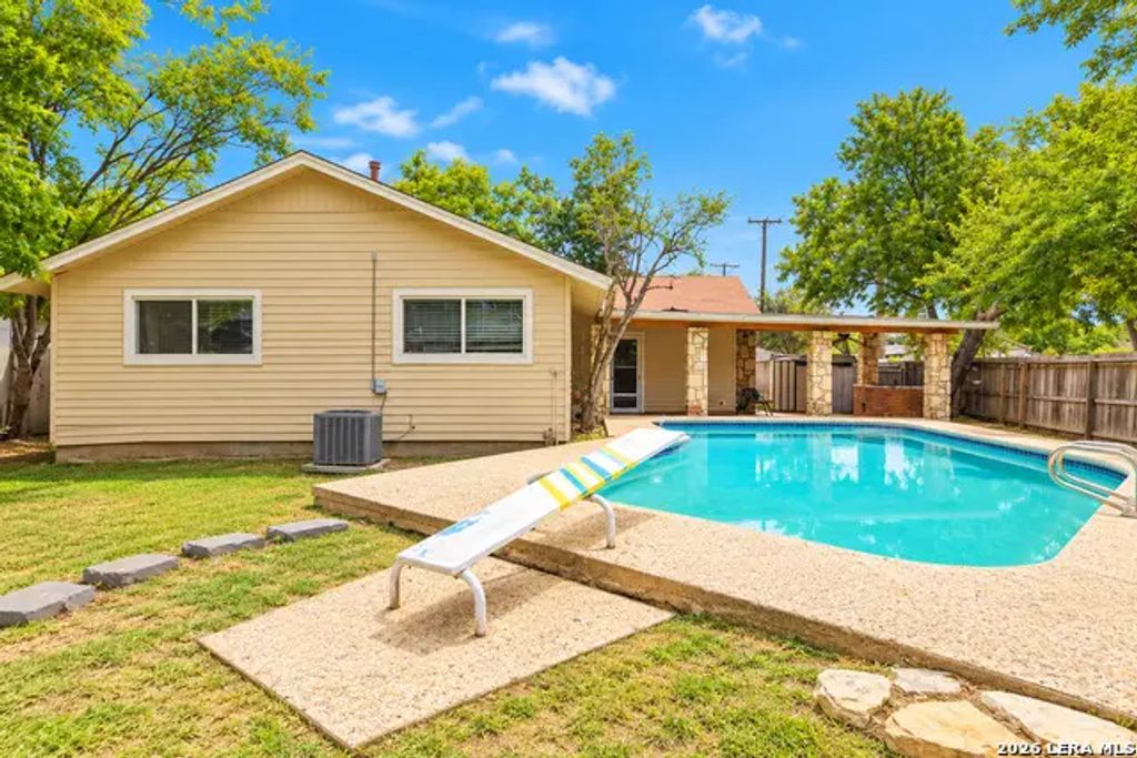 1563 Beverly Ann St, San Antonio