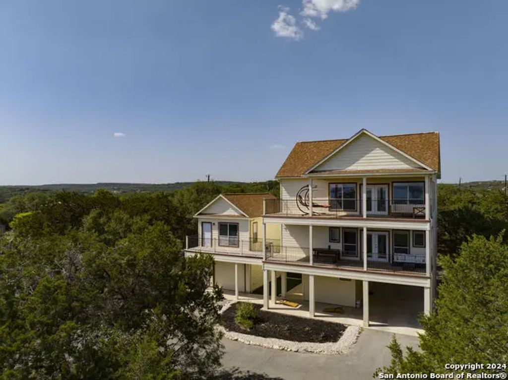 1729 Sorrel Creek Dr, Canyon Lake