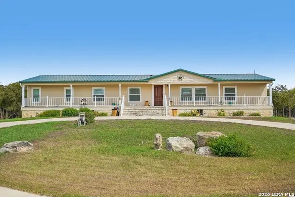 256 Wharton Rd, Kerrville