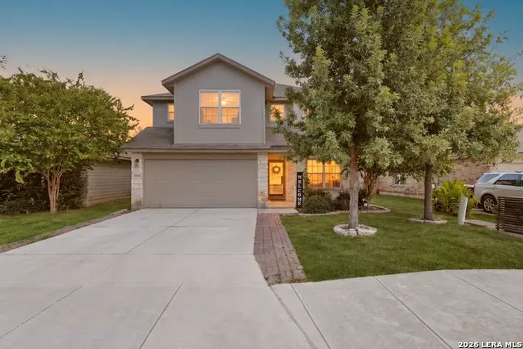 8306 Hudson Holw, San Antonio
