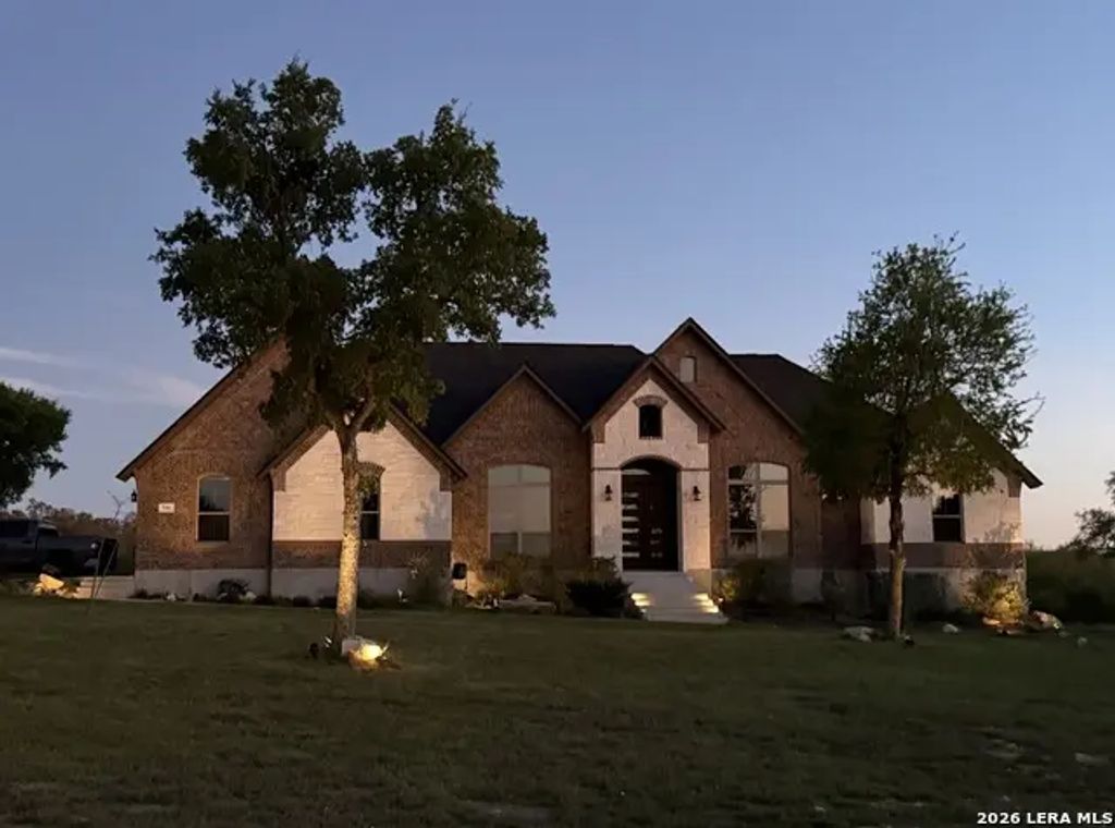 711 Stone Loop, Castroville
