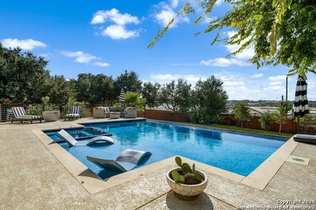 28827 Balcones Crk, Boerne