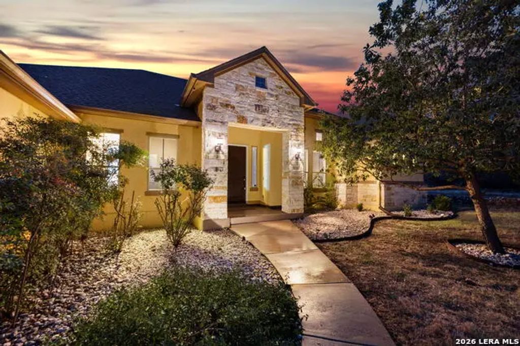 1231 Porto Point, New Braunfels