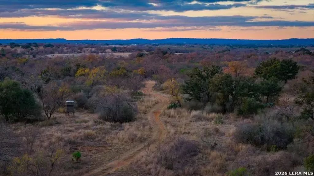 Tbd Broke O Road, Llano