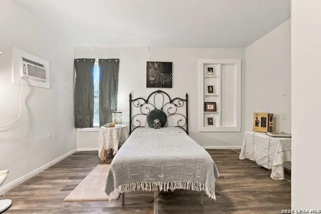 214 Cravens Ave, San Antonio
