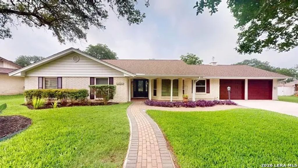 610 Fawndale Ln, Windcrest