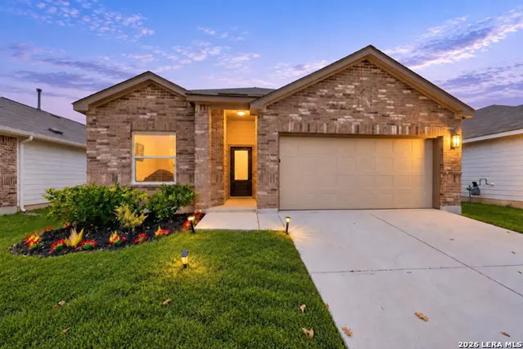 9056 Navarro Vis, Seguin