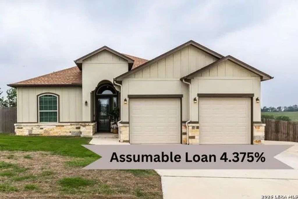615 Abbott Rdg, St Hedwig