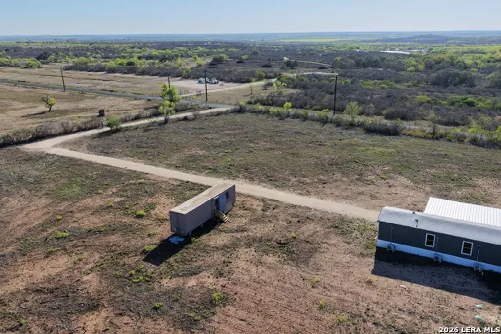 2811 Cr 467, Devine