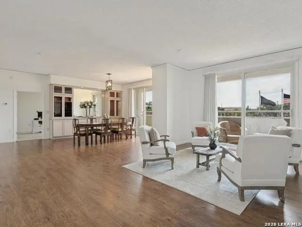 1 Towers Park Ln 317, San Antonio