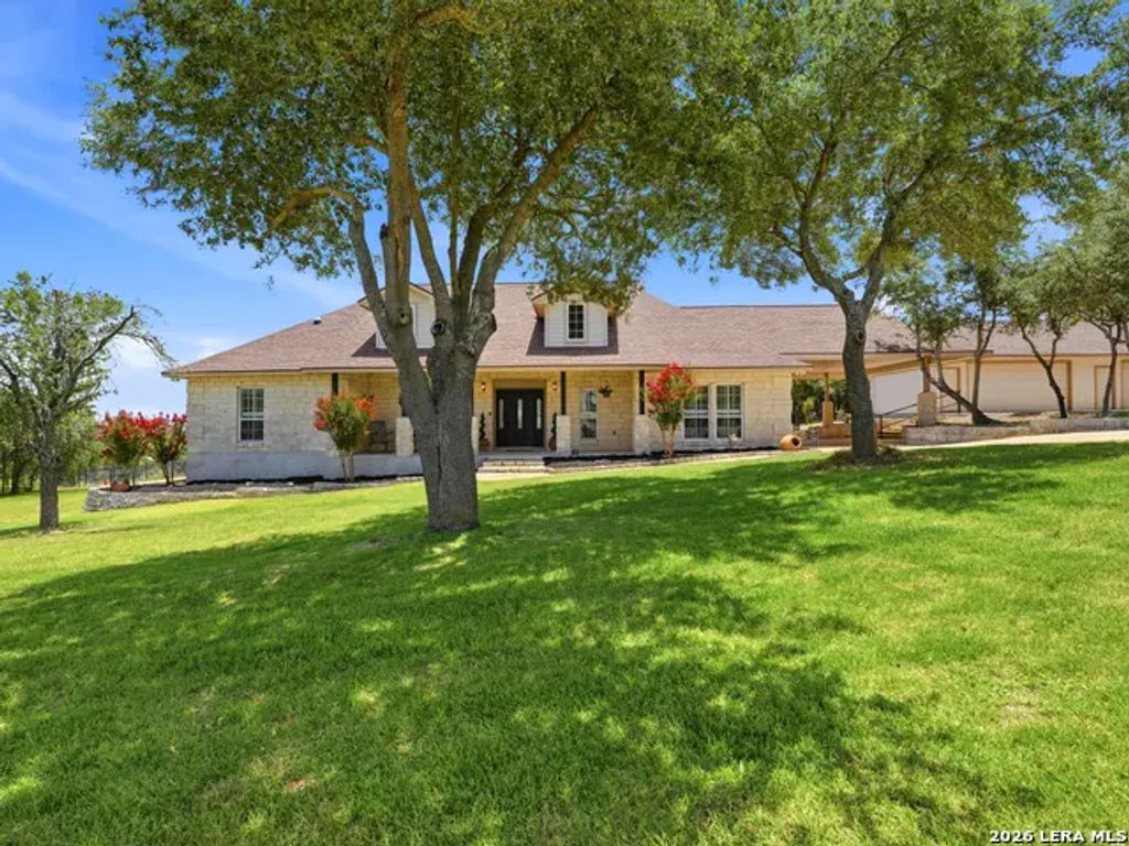 186 Scout Ln, Spring Branch