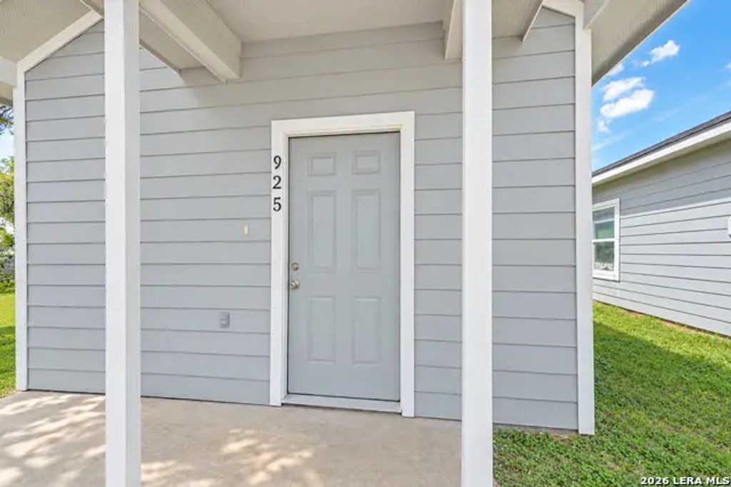 925 S San Joaquin Ave, San Antonio