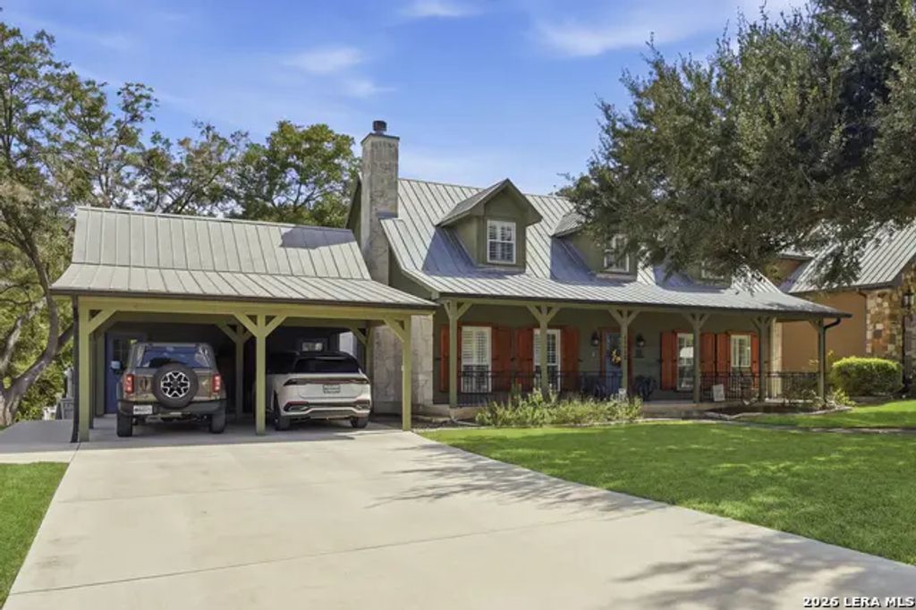 1735 Edgewater Fls, Canyon Lake