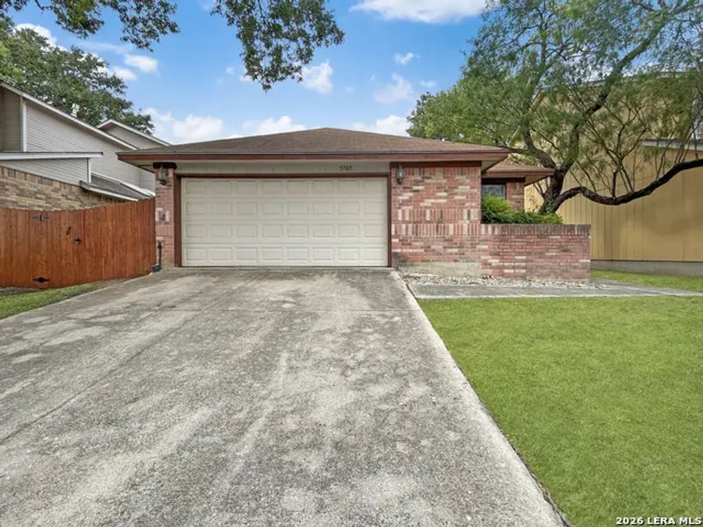 5707 Spring Moon St, San Antonio